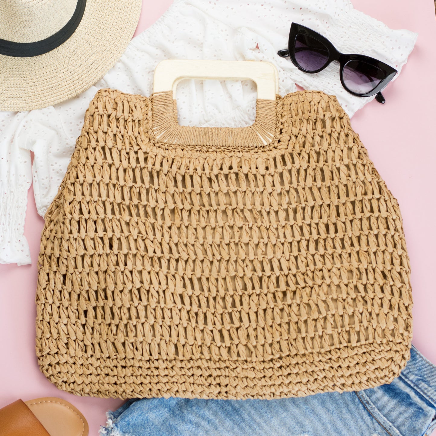 Oversized Straw Tote in straw and khaki