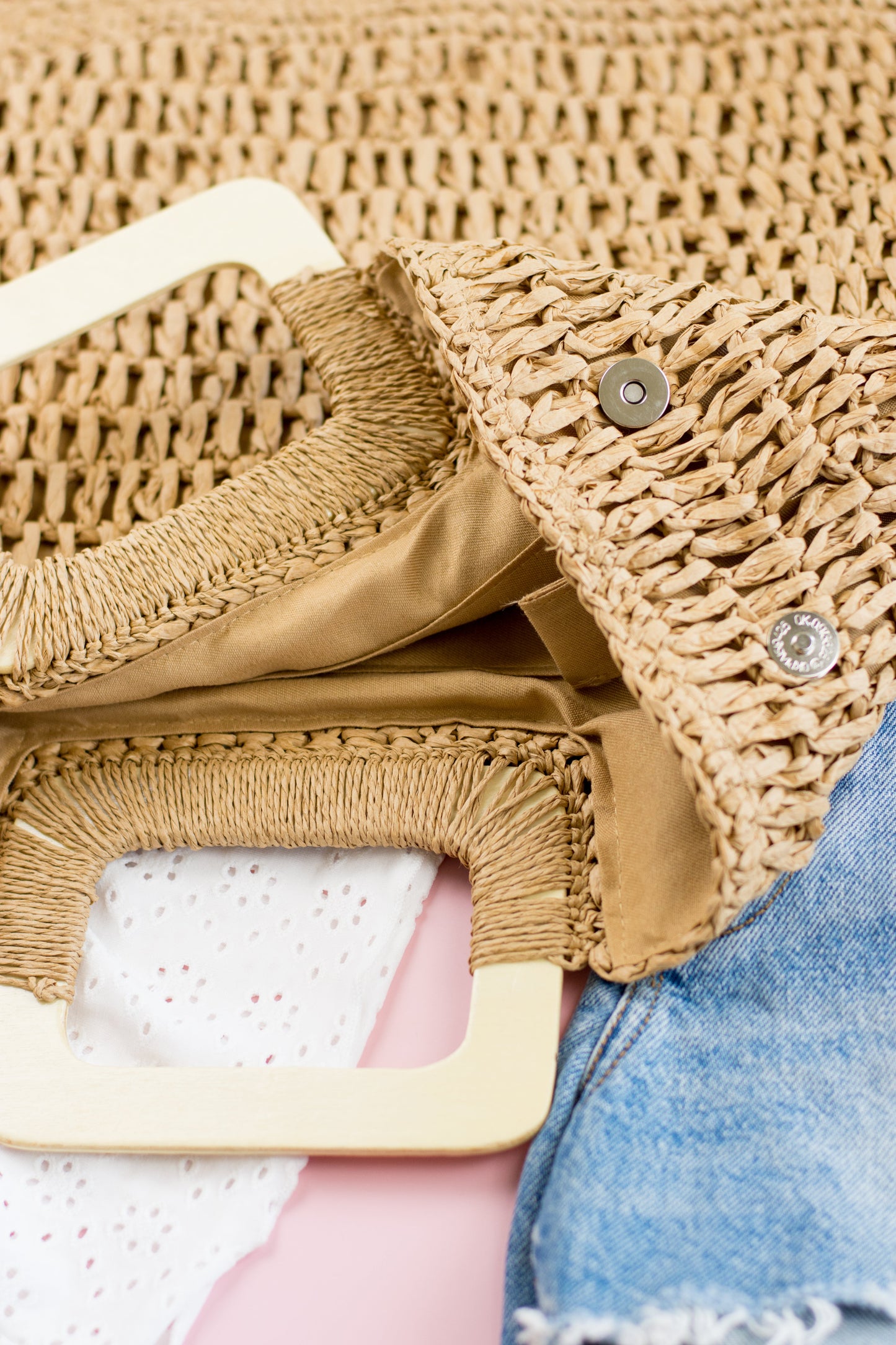 Oversized Straw Tote in straw and khaki