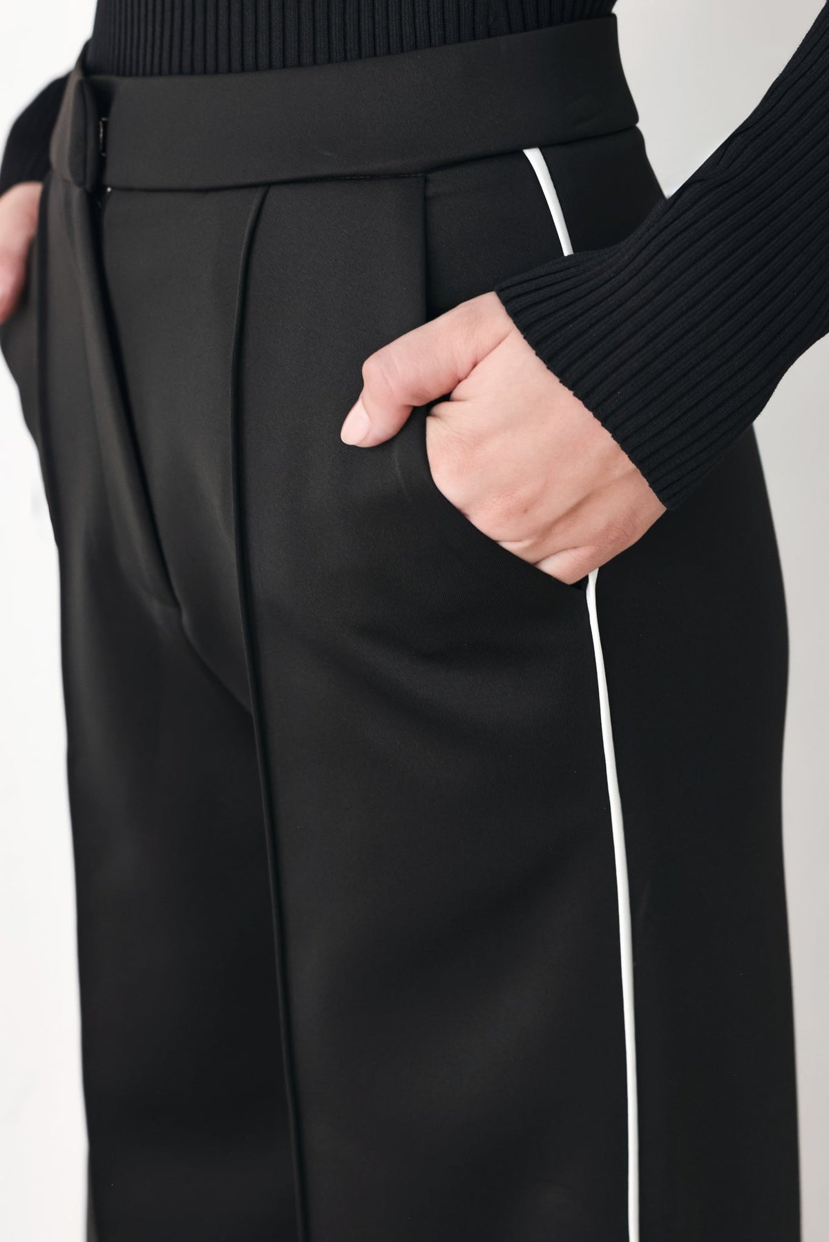 Side Stripe Stretch Pants