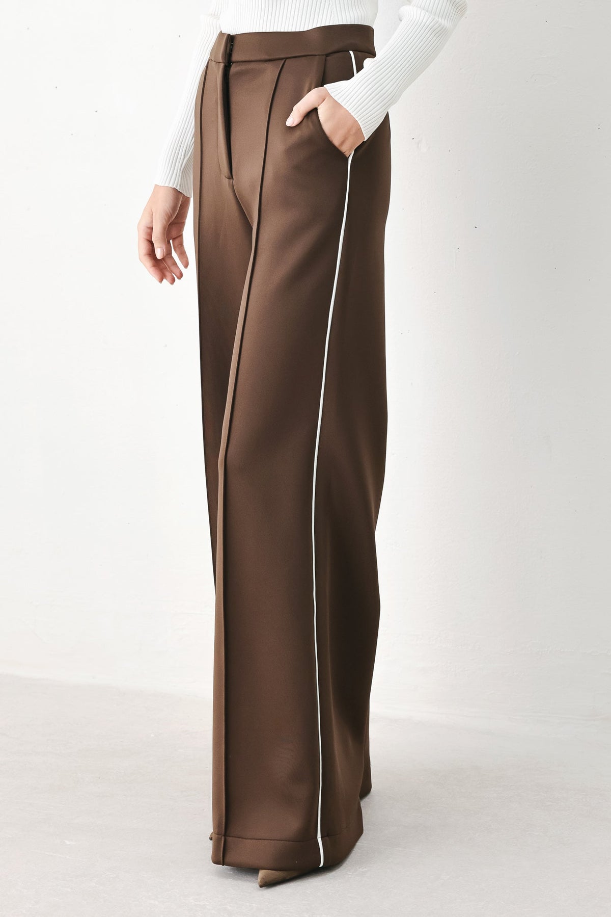 Side Stripe Stretch Pants