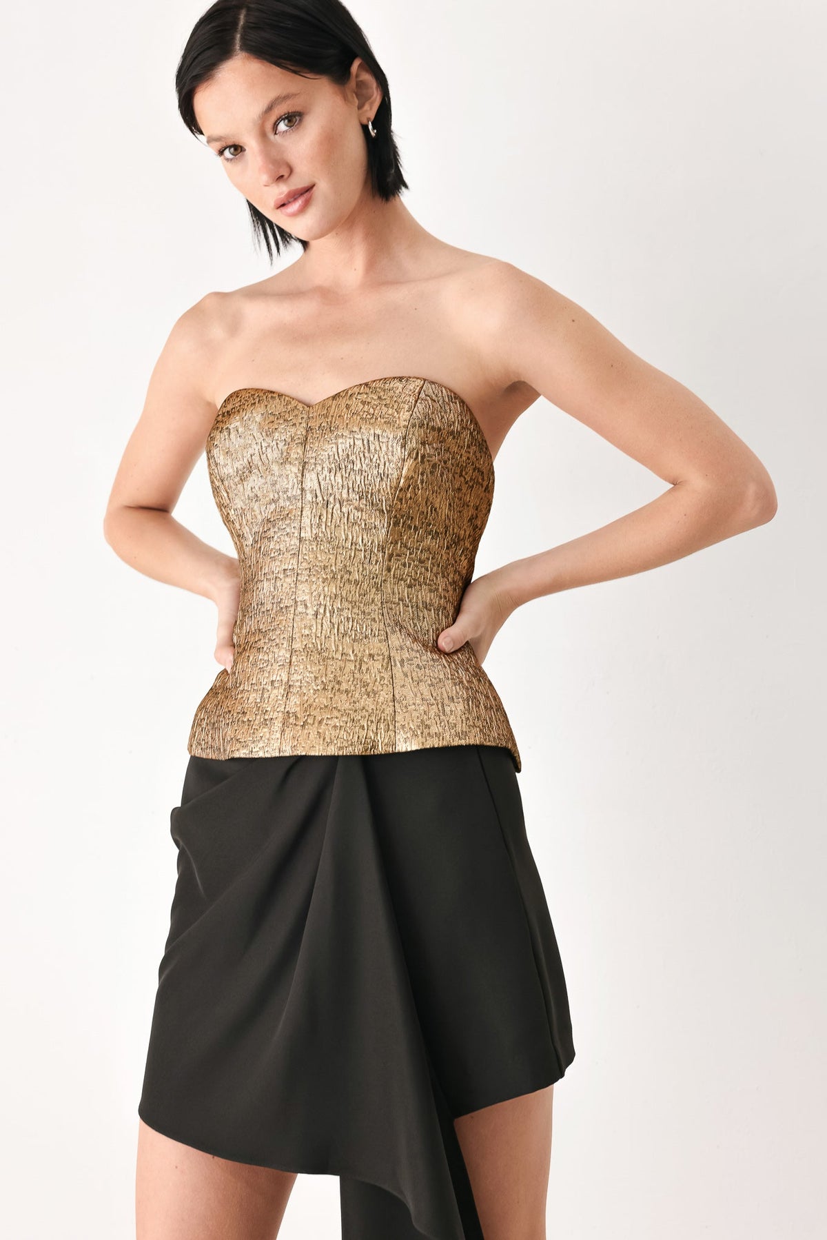 NEW - Metallic Sweetheart Strapless Top