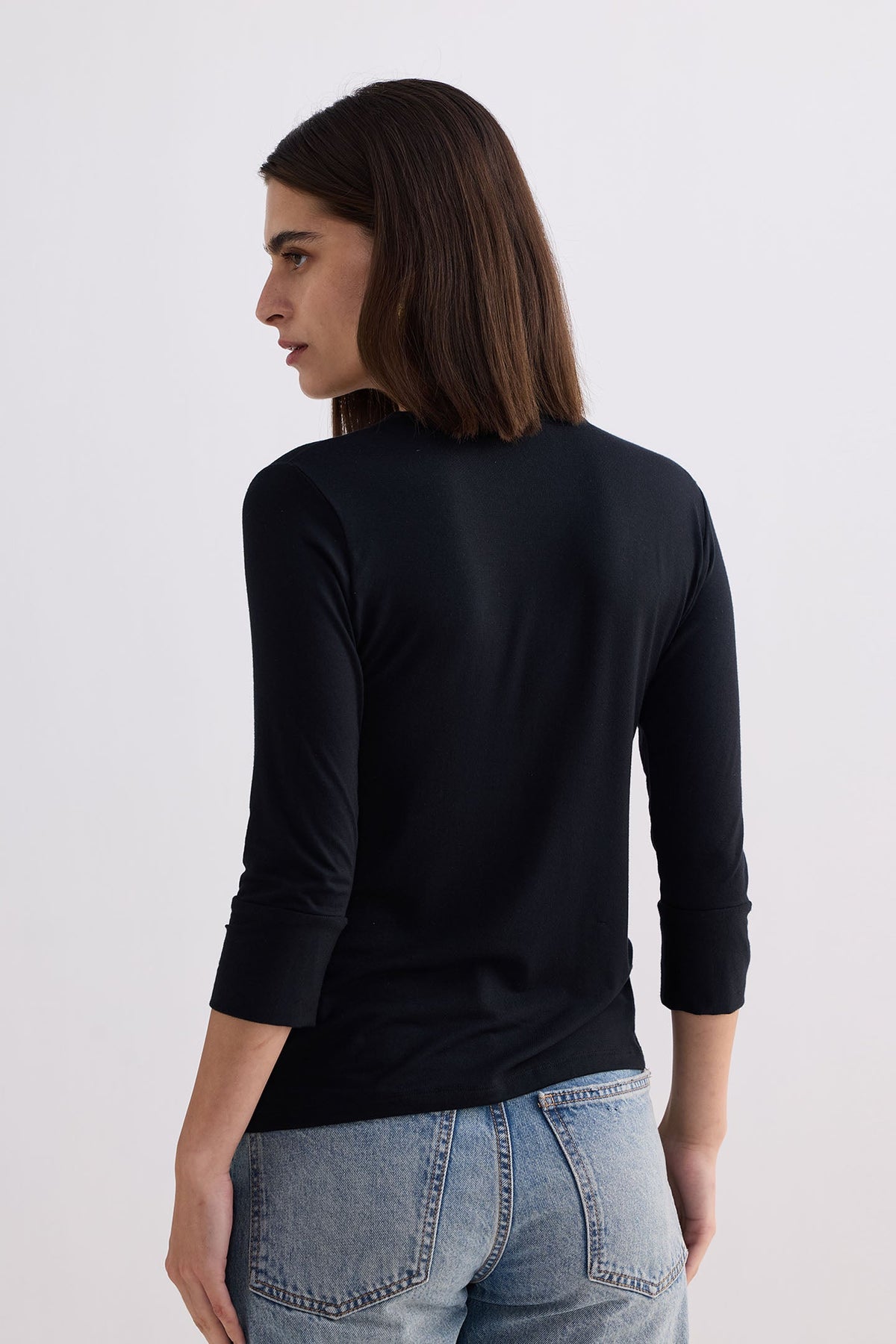 Twist Front Knit Shirt in Black-1