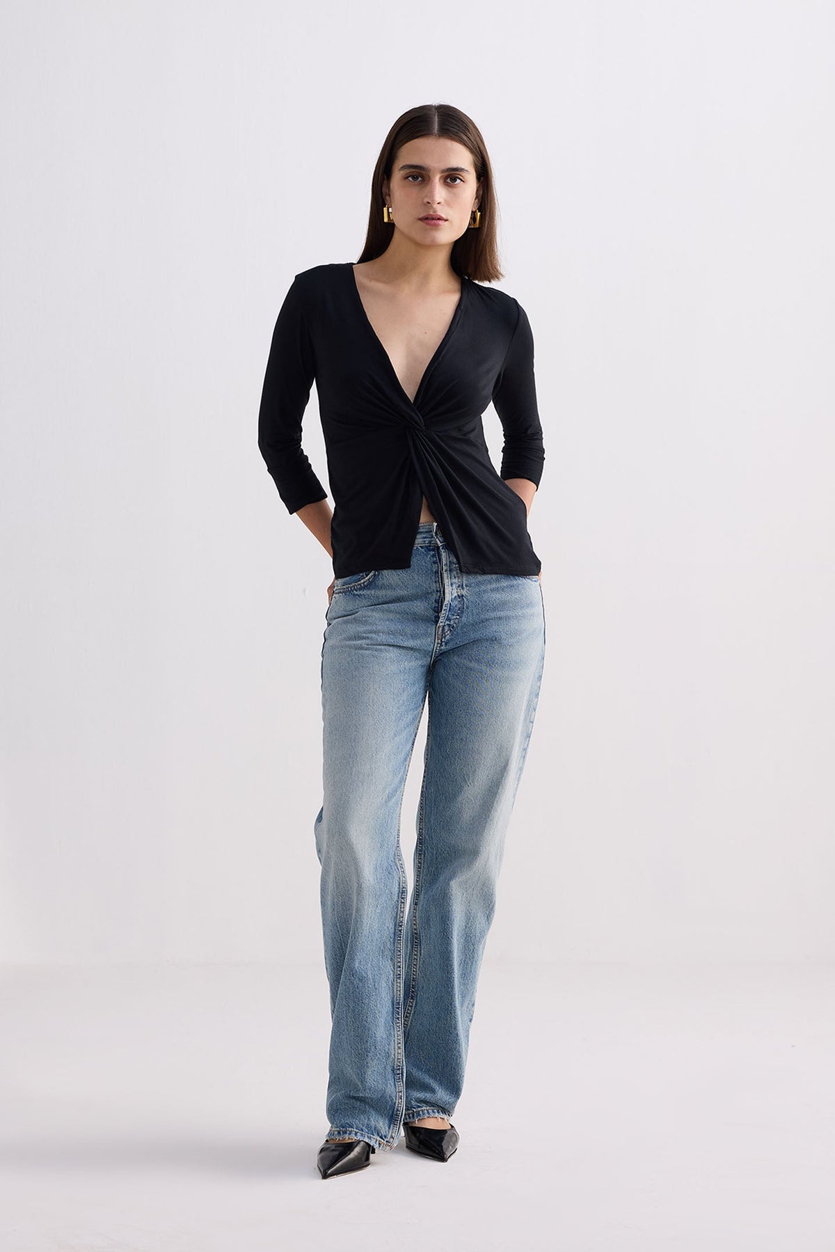 Twist Front Knit Shirt in Black-4