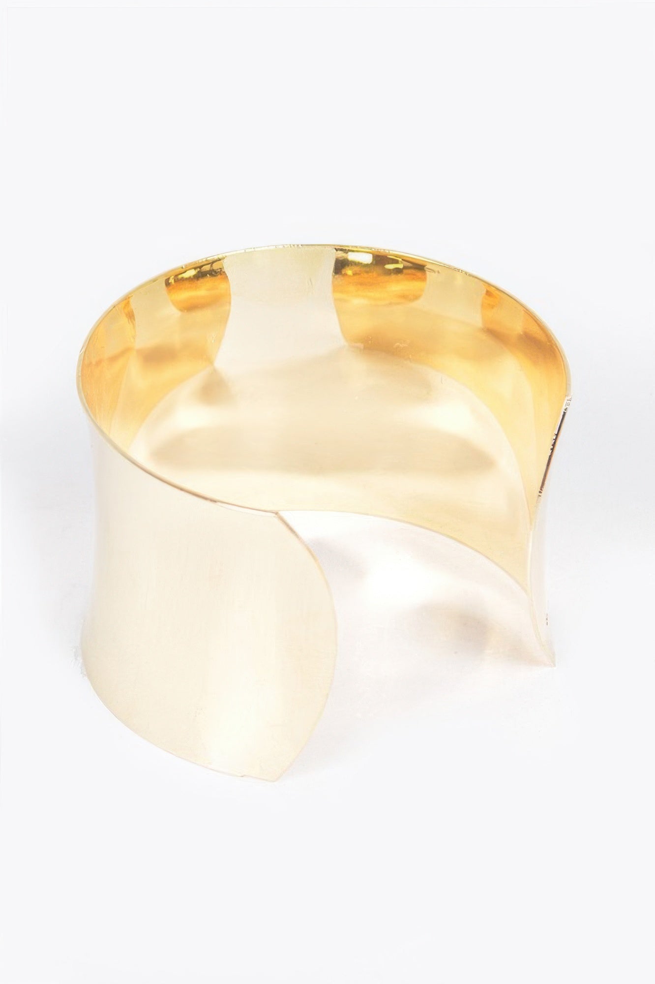 Metal Cuff in gold and silver