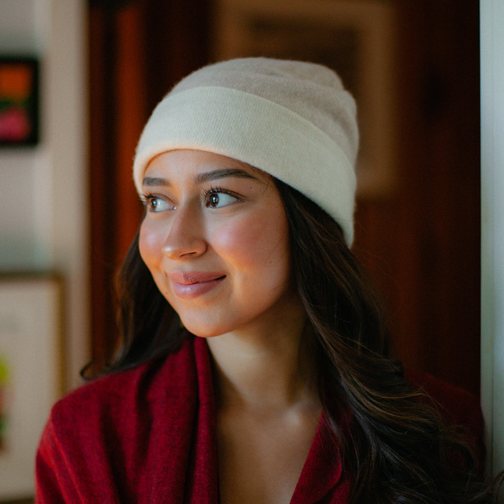 Reversible Cashmere Beanie in Sandstone